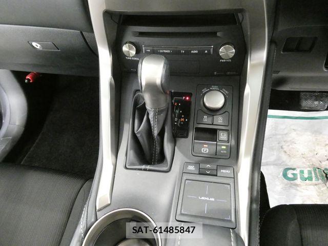 Lexus NX 2014-07 7877391-18