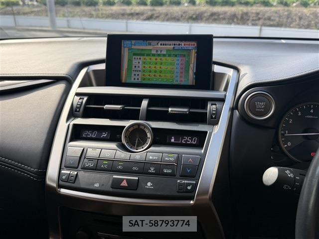 Lexus NX 2015-07 7877384-18