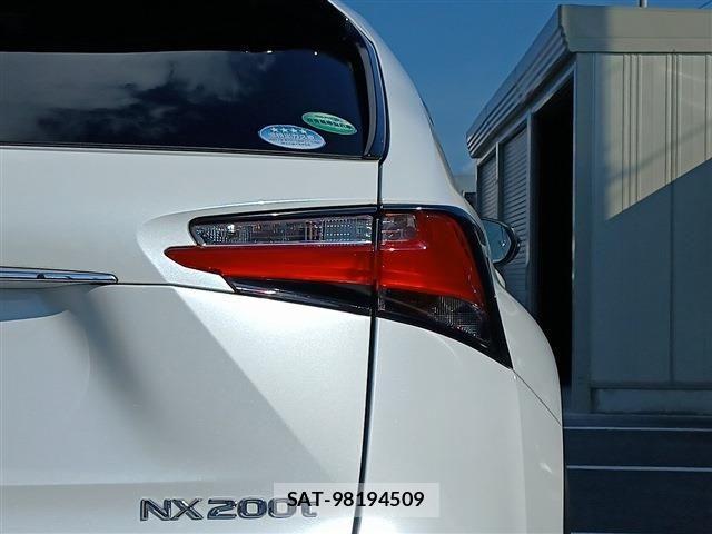 Lexus NX 2014-12 8146069-11