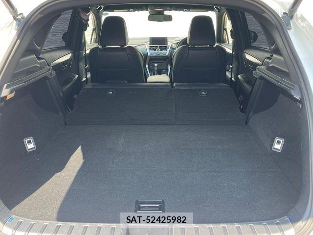 Lexus NX 2015-01 8208400-12