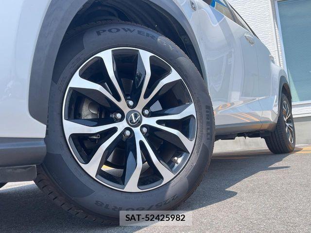 Lexus NX 2015-01 8208400-6