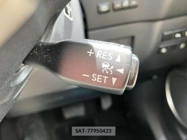Lexus NX 2016-06 8208401-13
