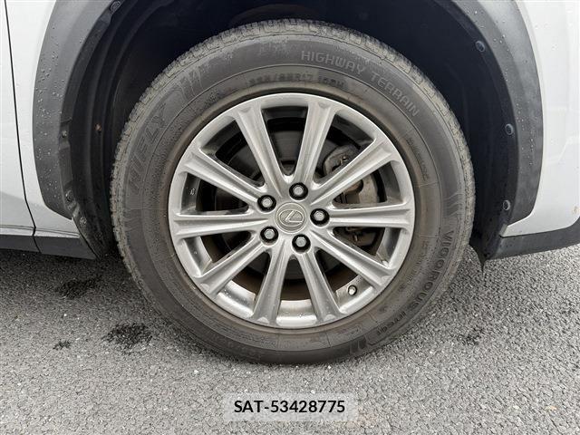 Lexus NX 2015-07 8666407-13