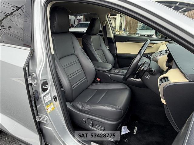Lexus NX 2015-07 8666407-14