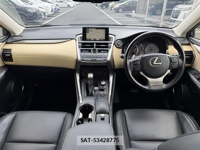 Lexus NX 2015-07 8666407-17