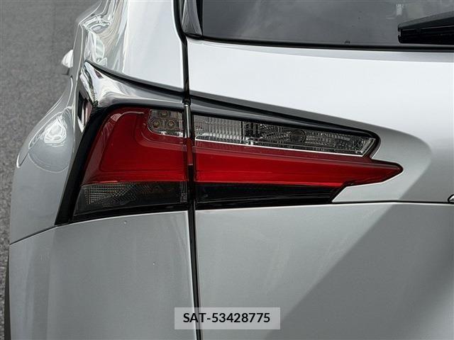 Lexus NX 2015-07 8666407-27