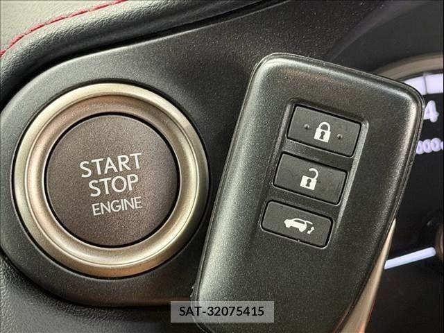 Lexus NX 2015-10 8666409-14
