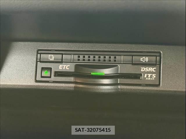 Lexus NX 2015-10 8666409-15