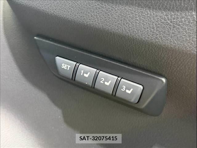 Lexus NX 2015-10 8666409-25