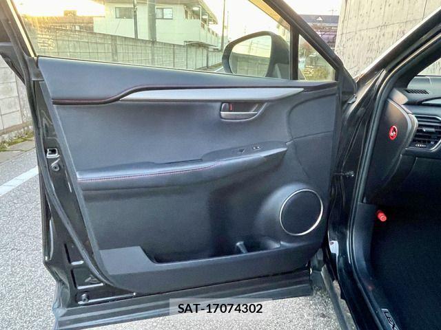 Lexus NX 2015-09 1413245-18