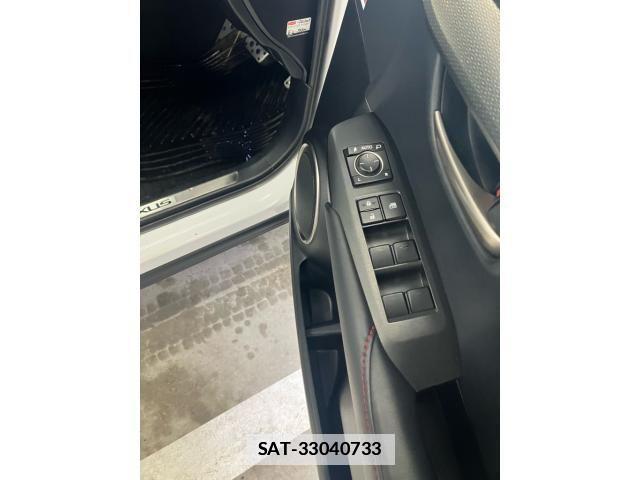 Lexus NX 2016-06 2350535-17