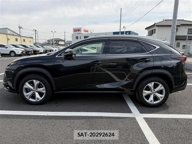 Lexus NX 2016-06 3771430-10