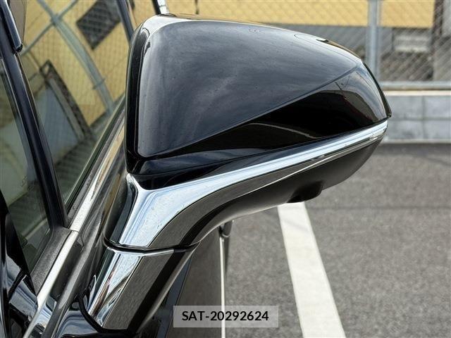 Lexus NX 2016-06 3771430-29