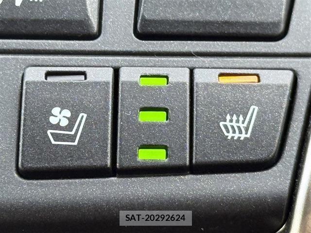 Lexus NX 2016-06 3771430-5