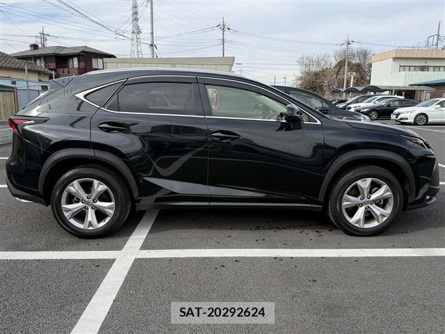 Lexus NX 2016-06 3771430-8