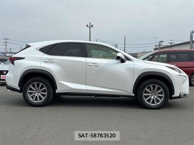 Lexus NX 2015-07 4964585-25