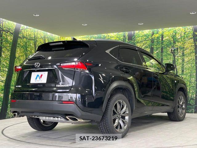 Lexus NX 2015-09 6612873-16