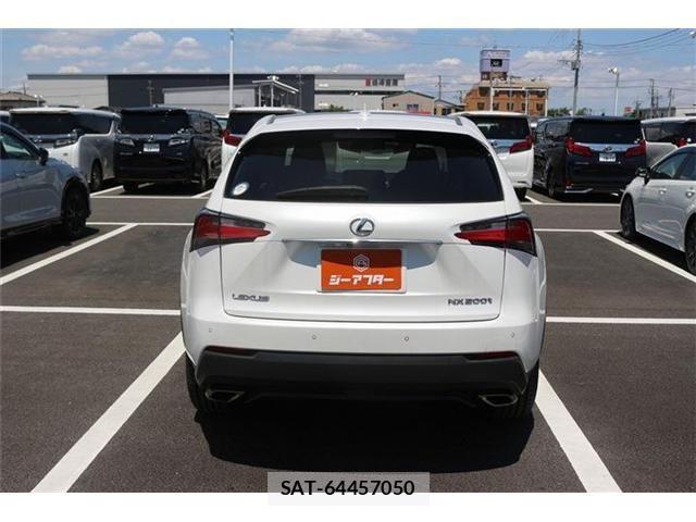 Lexus NX 2015-07 6815717-10
