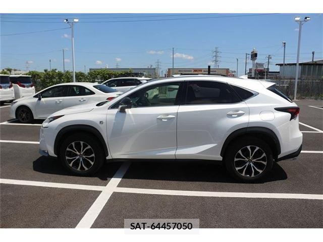 Lexus NX 2015-07 6815717-12
