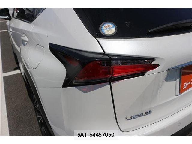 Lexus NX 2015-07 6815717-21