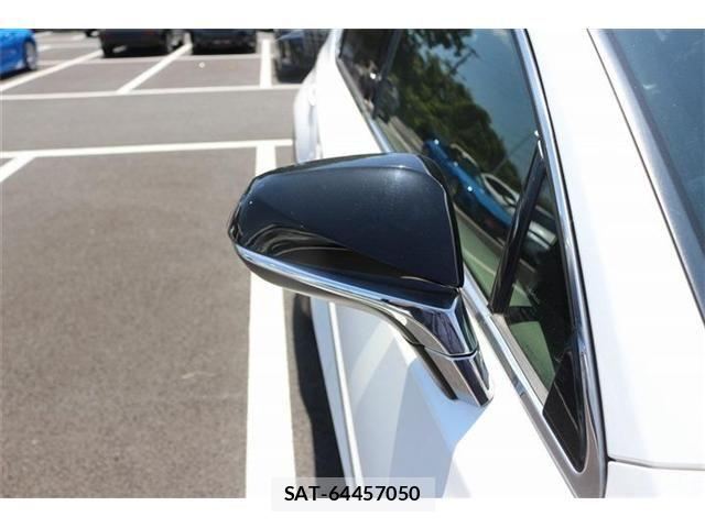 Lexus NX 2015-07 6815717-23