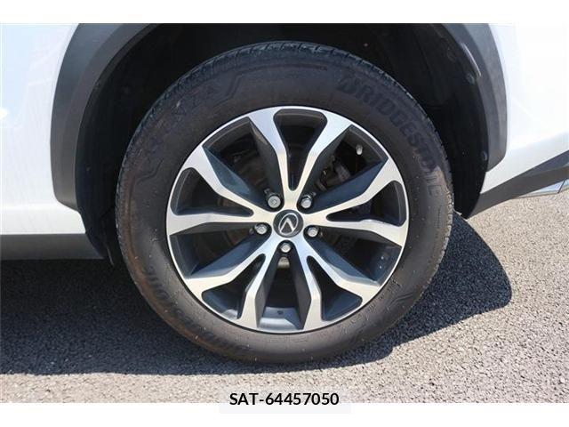Lexus NX 2015-07 6815717-26
