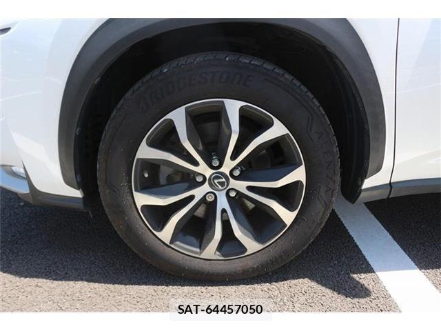 Lexus NX 2015-07 6815717-27