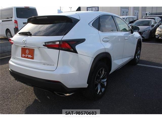 Lexus NX 2015-07 7221009-12