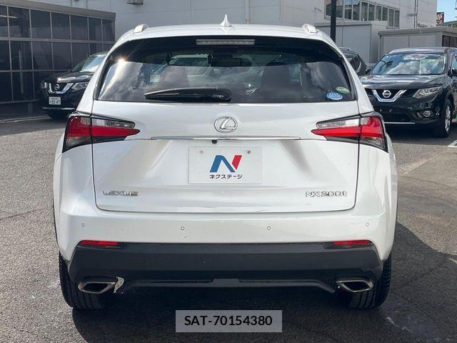 Lexus NX 2015-06 7562360-14