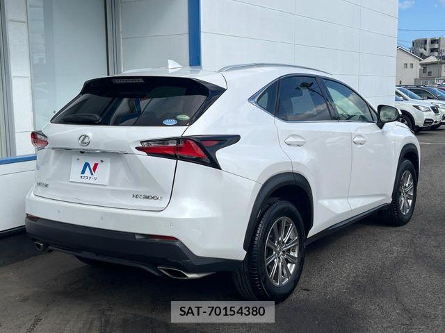Lexus NX 2015-06 7562360-16