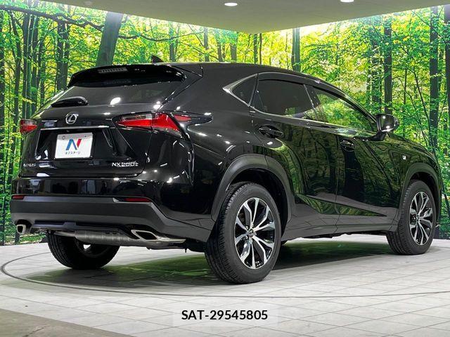 Lexus NX 2014-08 8208402-16