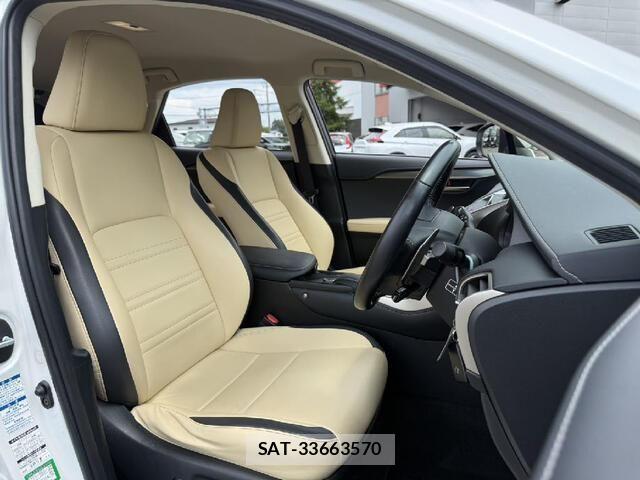 Lexus NX 2015-07 8525553-11