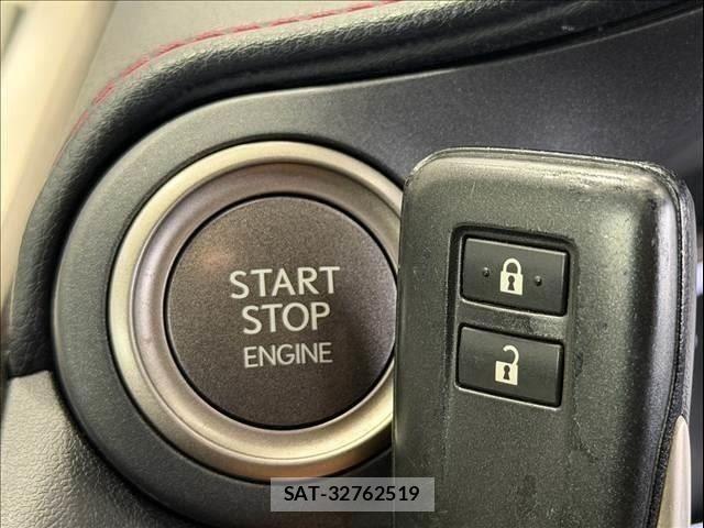 Lexus NX 2016-06 8666412-13