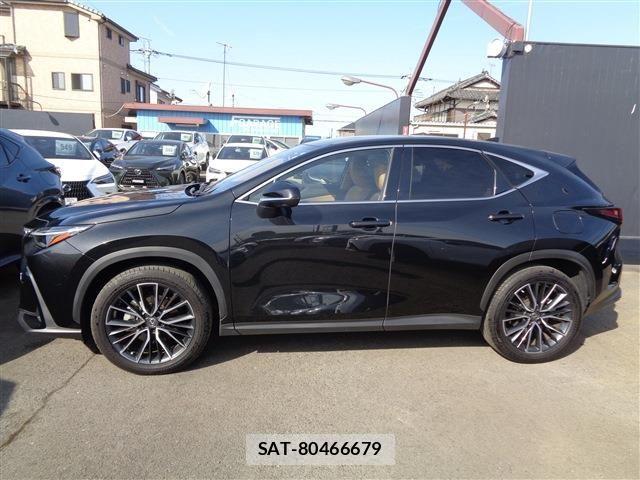 Lexus NX 2023-02 4044673-4