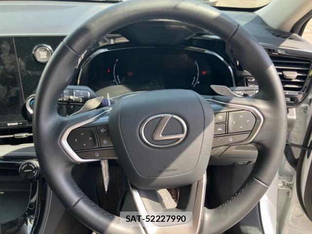 Lexus NX 2023-01 7221008-18