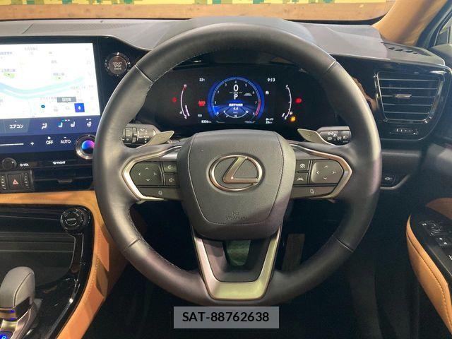 Lexus NX 2023-10 7501289-7