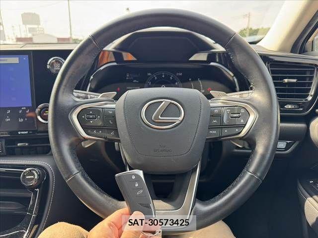 Lexus NX 2023-03 7617683-6
