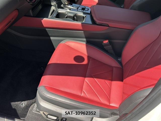Lexus NX 2023-08 8208403-14