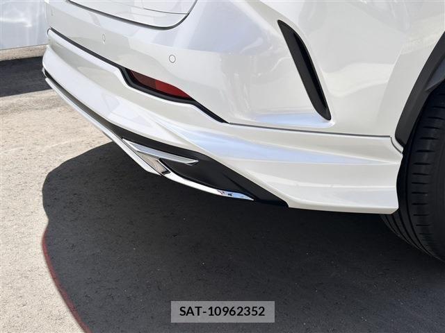 Lexus NX 2023-08 8208403-17