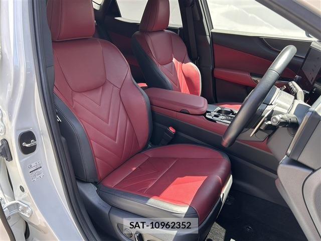 Lexus NX 2023-08 8208403-4