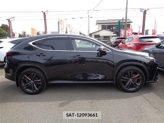 Lexus NX 2022-07 4595548-3