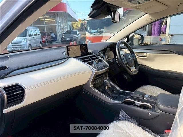 Lexus NX 2020-05 2081925-22