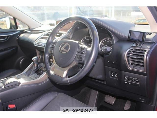 Lexus NX 2017-11 3674734-28