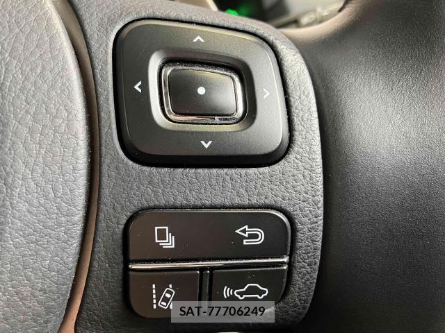 Lexus NX 2018-12 6676689-13