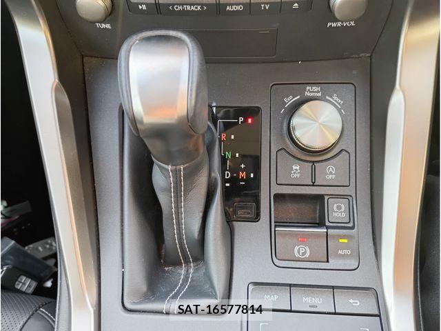Lexus NX 2018-12 6676690-13