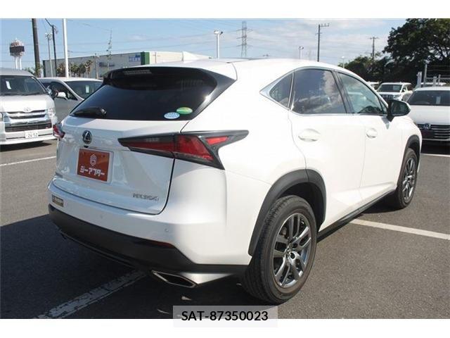Lexus NX 2018-01 6815721-11