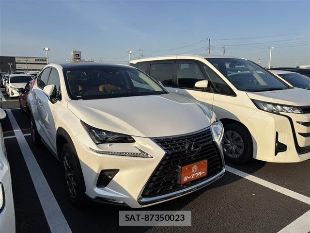 Lexus NX 2018-01 6815721-26