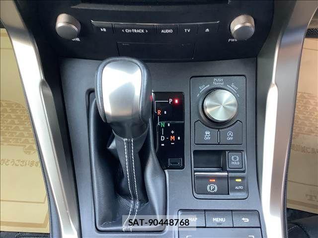 Lexus NX 2021-03 6907768-12