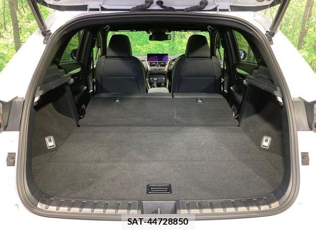 Lexus NX 2018-02 7221015-9