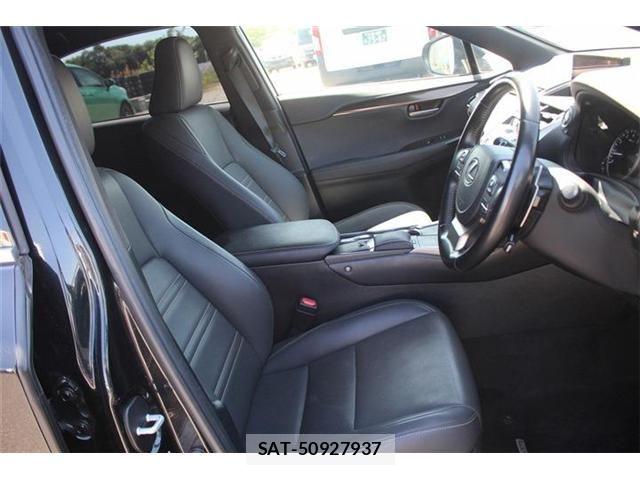 Lexus NX 2021-03 7221030-15